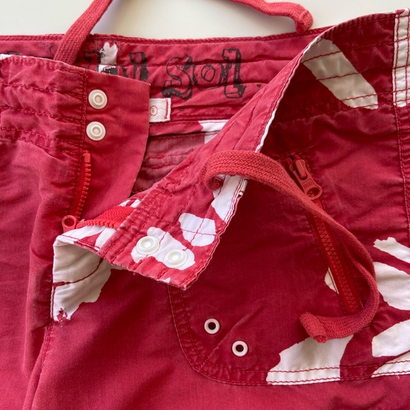 GAP 1969, Cotton-Blend Cargo Utility Bermuda Shorts Size: 6 - Picture 3 of 6